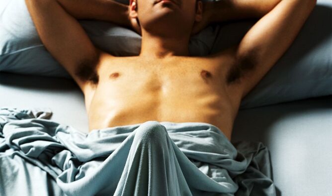 homme avec pénis agrandi